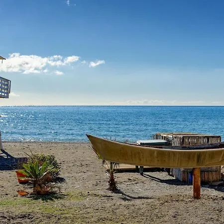 Del Mar 'boutique Beach-house' 11pax ヴィラ