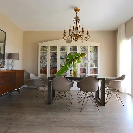 Del Mar 'boutique Beach-house' 11pax Villa