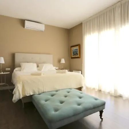 Del Mar 'boutique Beach-house' 11pax Villa *